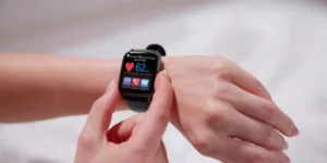 How Do Smartwatches Enhance Productivity and Connectivity in Daily Life?