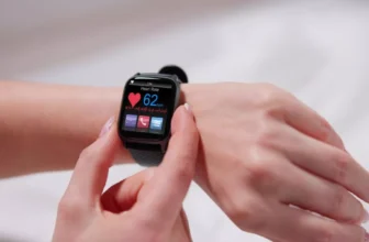 How Do Smartwatches Enhance Productivity and Connectivity in Daily Life?