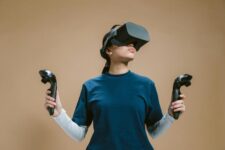 How Headphones Are Revolutionizing Virtual Reality Gaming